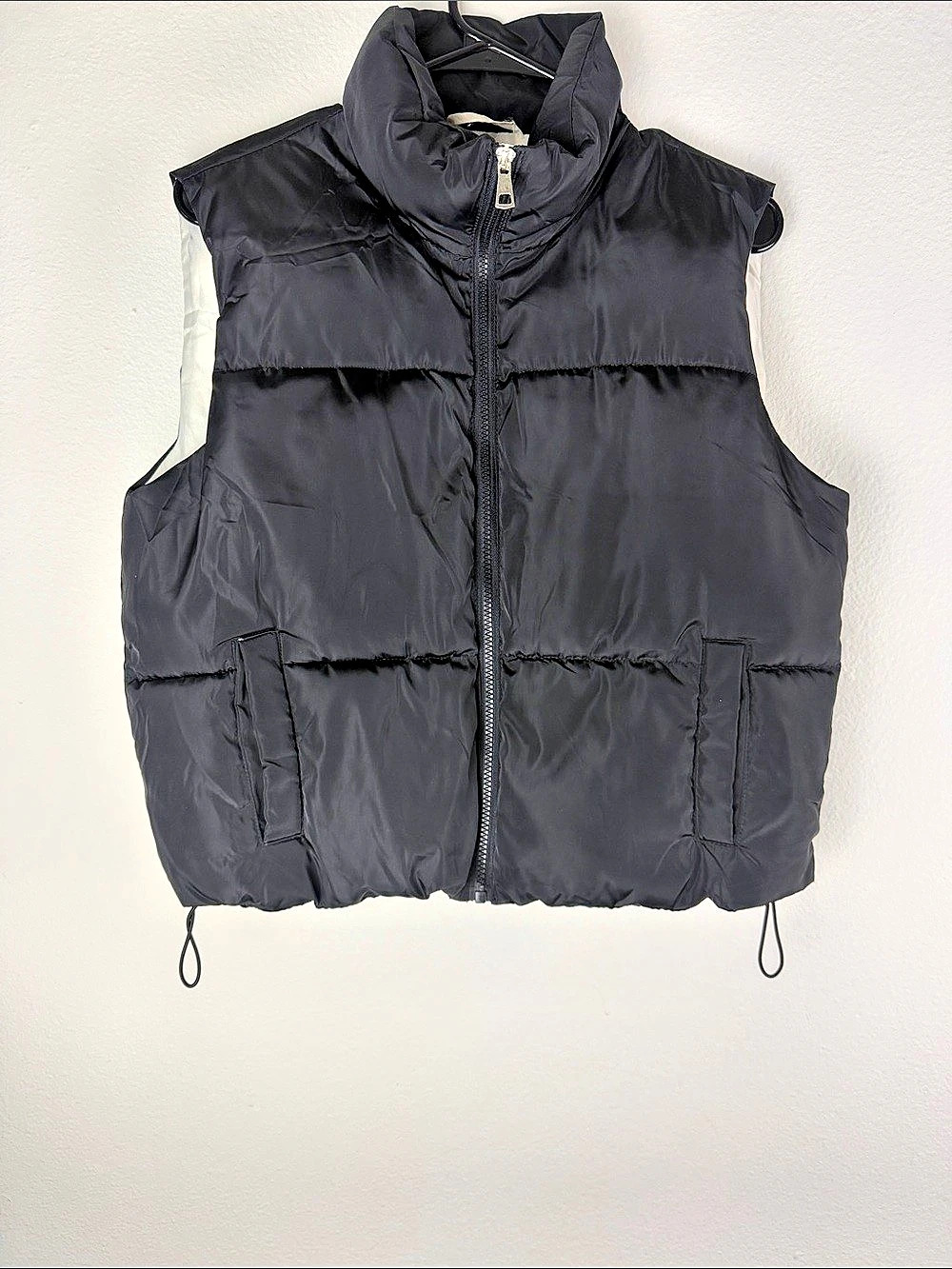 Faded Rose Puffer Vest in Black Size Small